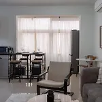 1br Near In Neapolis Apartamento